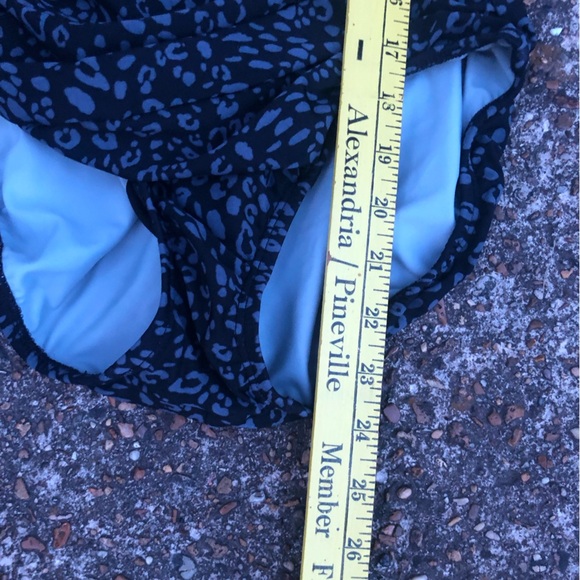 Speedo Size 10 Black Cheetah Print One Piece Swimsuit with cute back tie - Picture 3 of 6